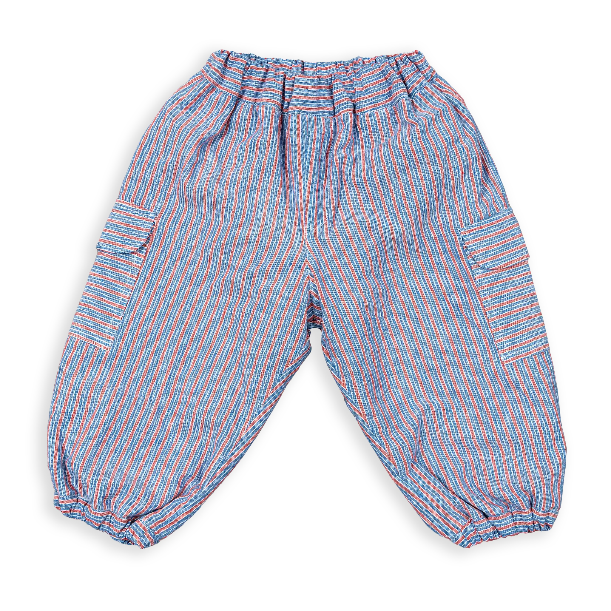 The perfect winter trouser for a cold day. Made from 50% cotton fabric, the trousers are layered with fleece and two cool side pockets! It has been pre-washed with Nepali soapnut to make it soft and durable.